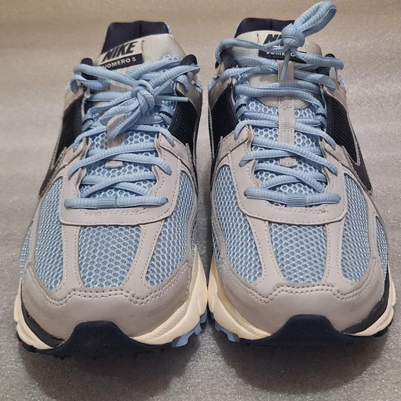 Nike Zoom Vomero 5 - Picture 2 of 6